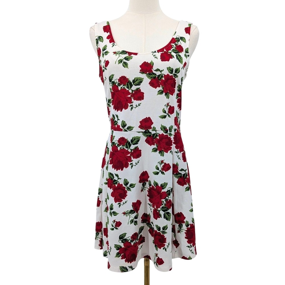 Floral Fit & Flare Dress Red Rose Print Cottagecore Romantic Summer‎
